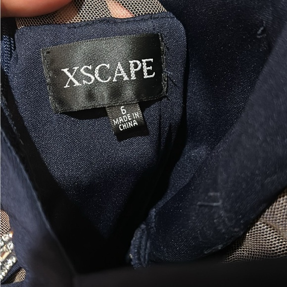 XSCAPE PROM DRESS IN NAVY BLUE SIZE 6. - Picture 8 of 10